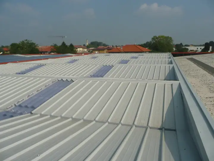 Copertura capannone industriale, realizzazione MB Coperture Group