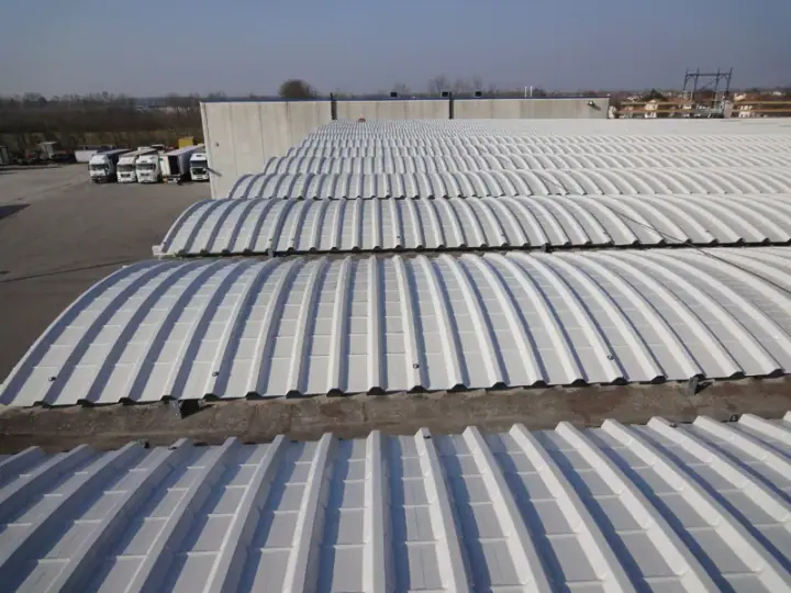 Copertura capannone industriale, realizzazione MB Coperture Group